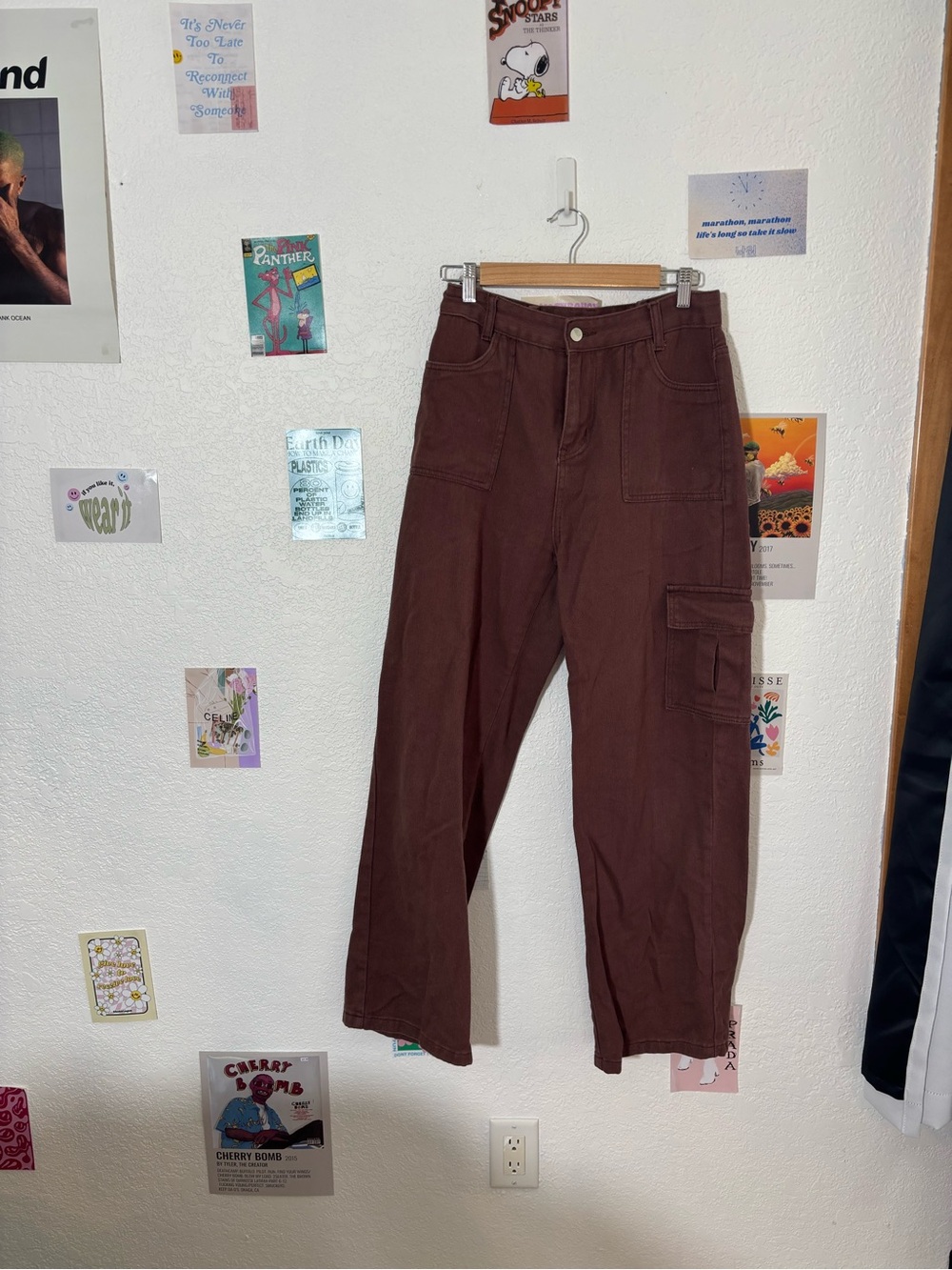 Brown Cargo Pants - Casual Utility Style